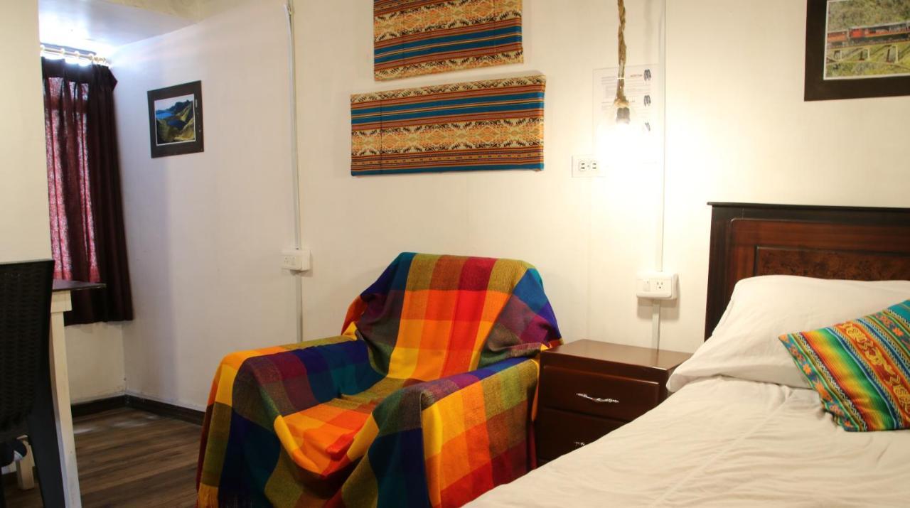 Hospedaje Los Ponchos Otavalo Bagian luar foto